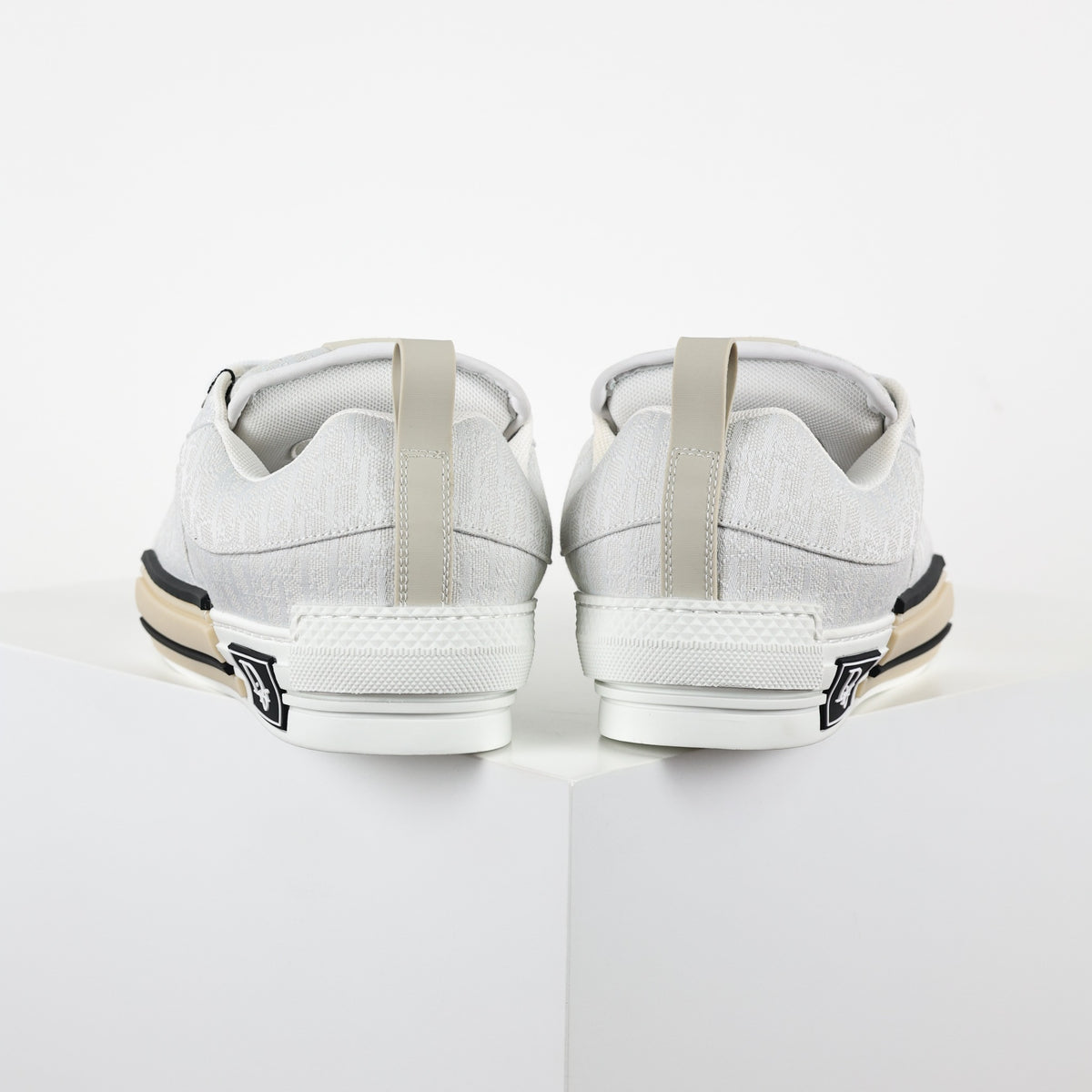 Dior B23 branco - vista traseira