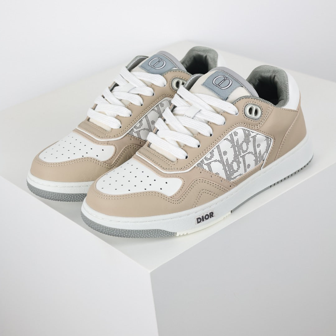 Dior B27 Low-Top bege - vista principal em angulo com o par