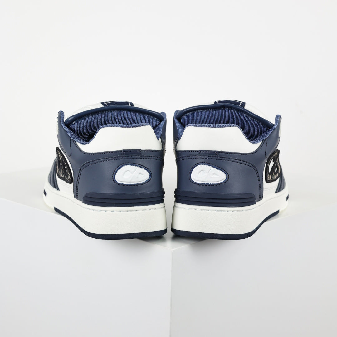 Dior B57 azul-marinho e branco - vista traseira