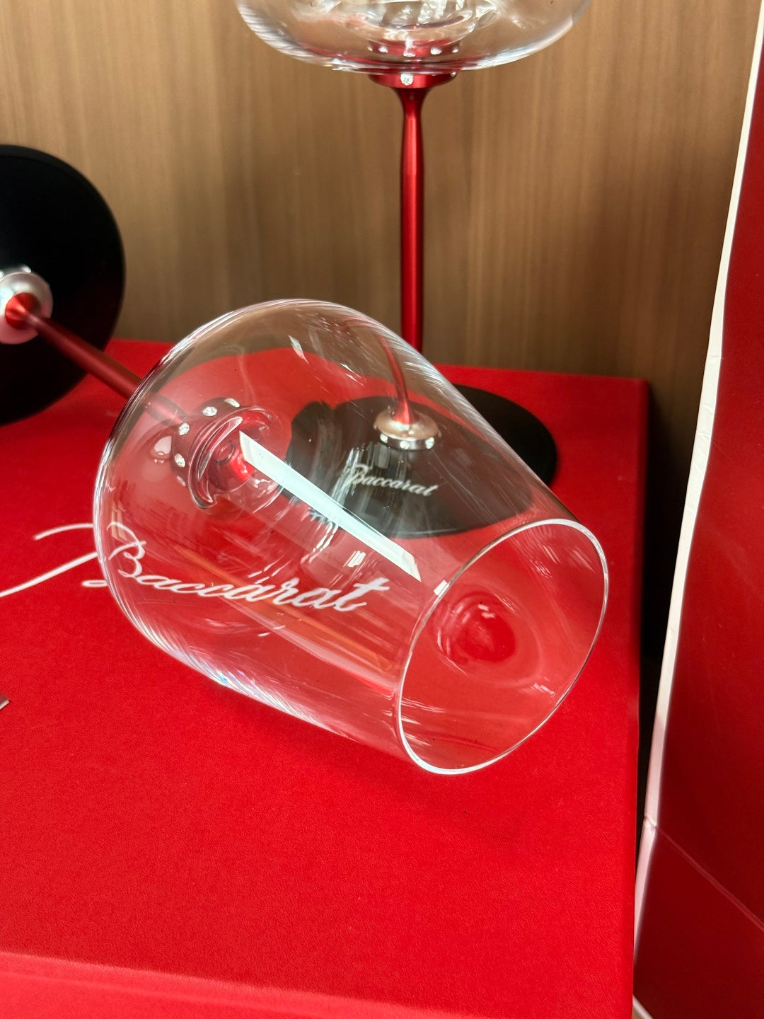 Baccarat 'Red Stem Wine Glass Set' (Cristal)
