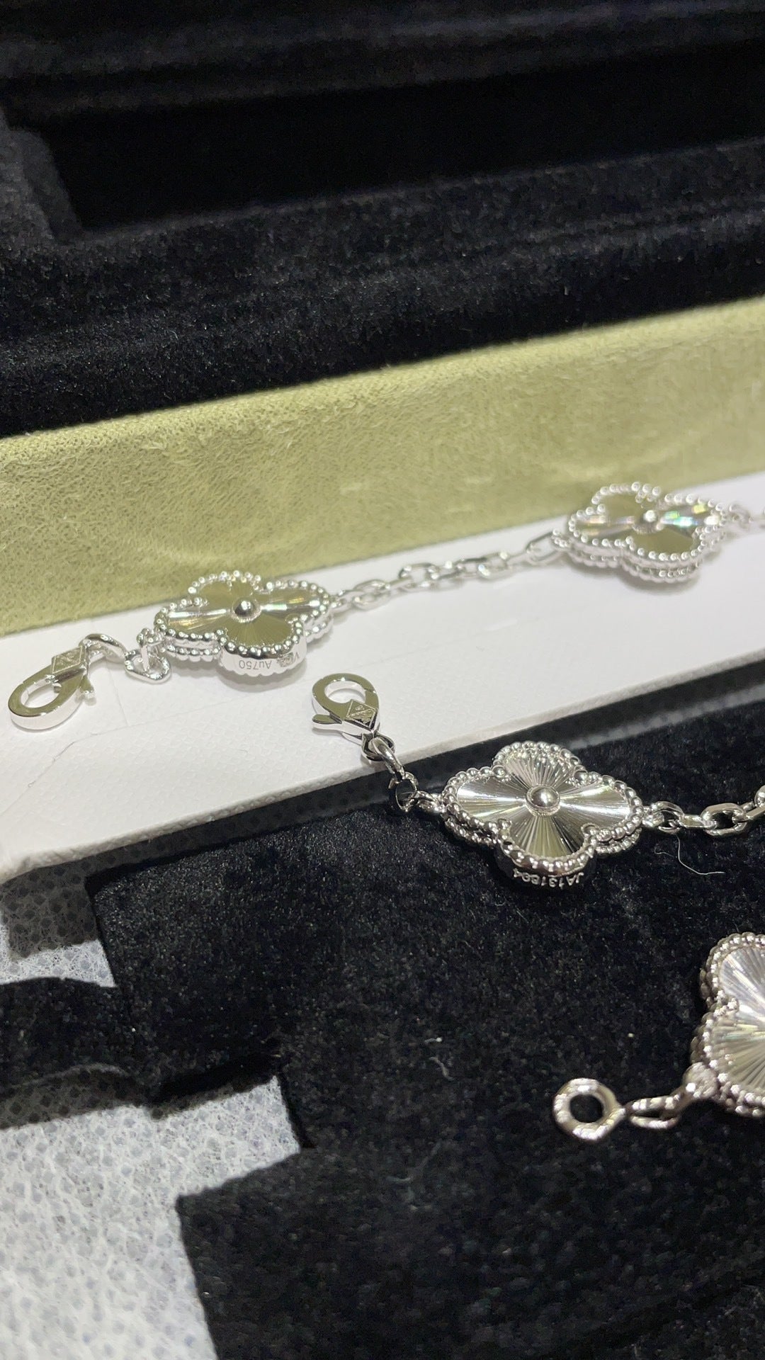 Pulseira Van Cleef & Arpels 'Alhambra 5 Motifs'