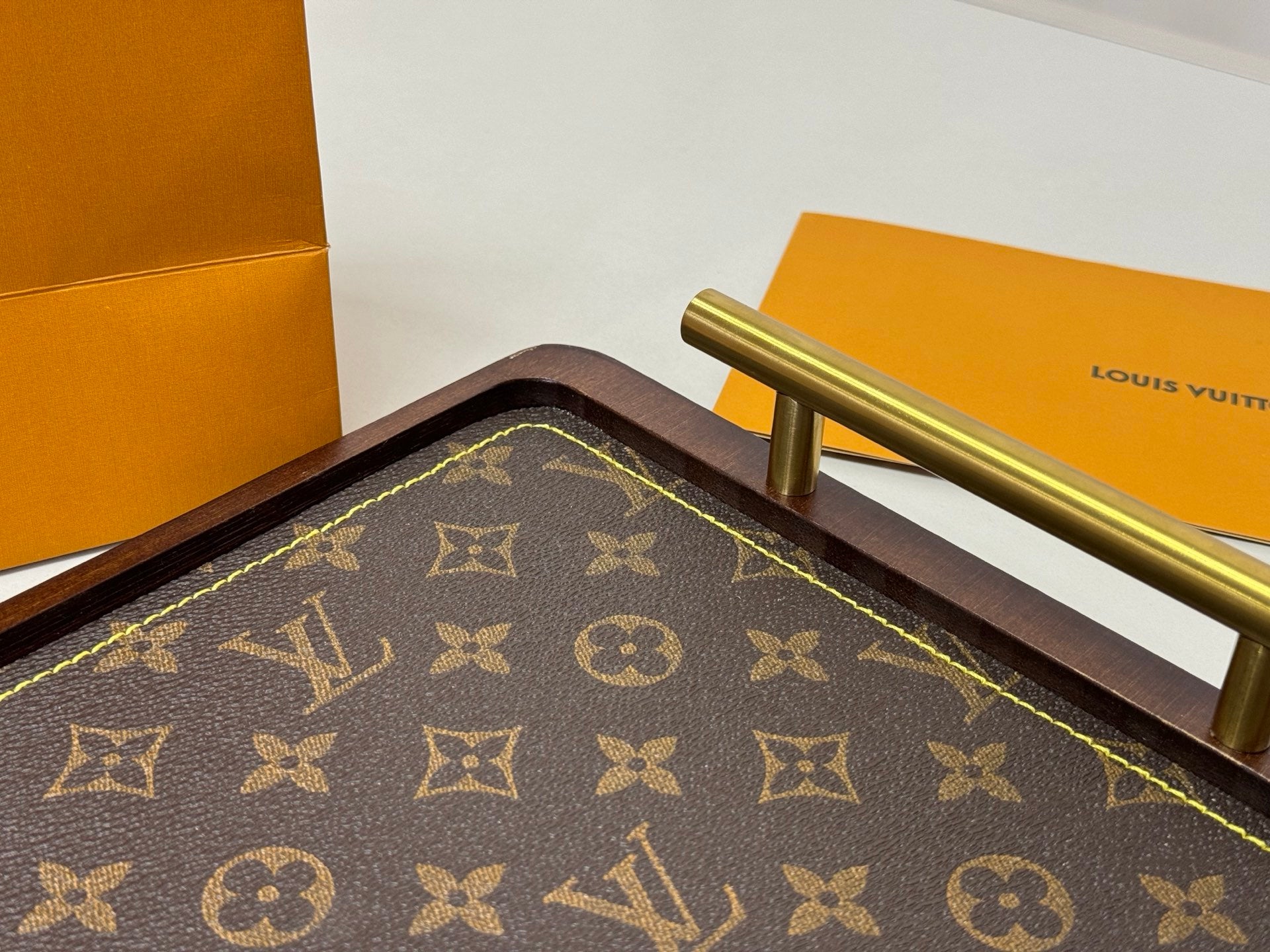 Bandeja LOUIS VUITTON 'Monogram'