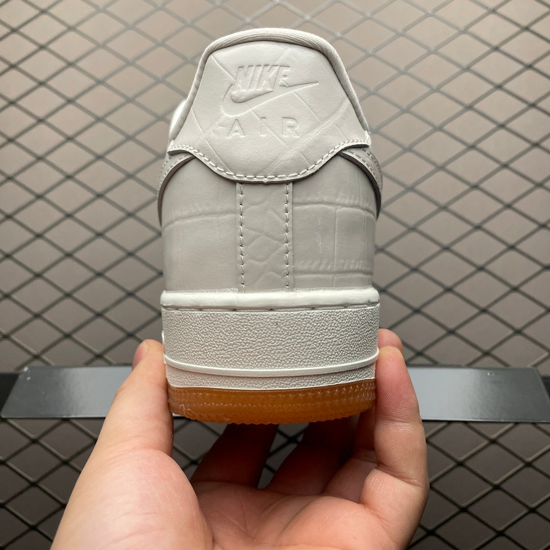 Nike Air Force 1 Low White Croc Gum - traseira