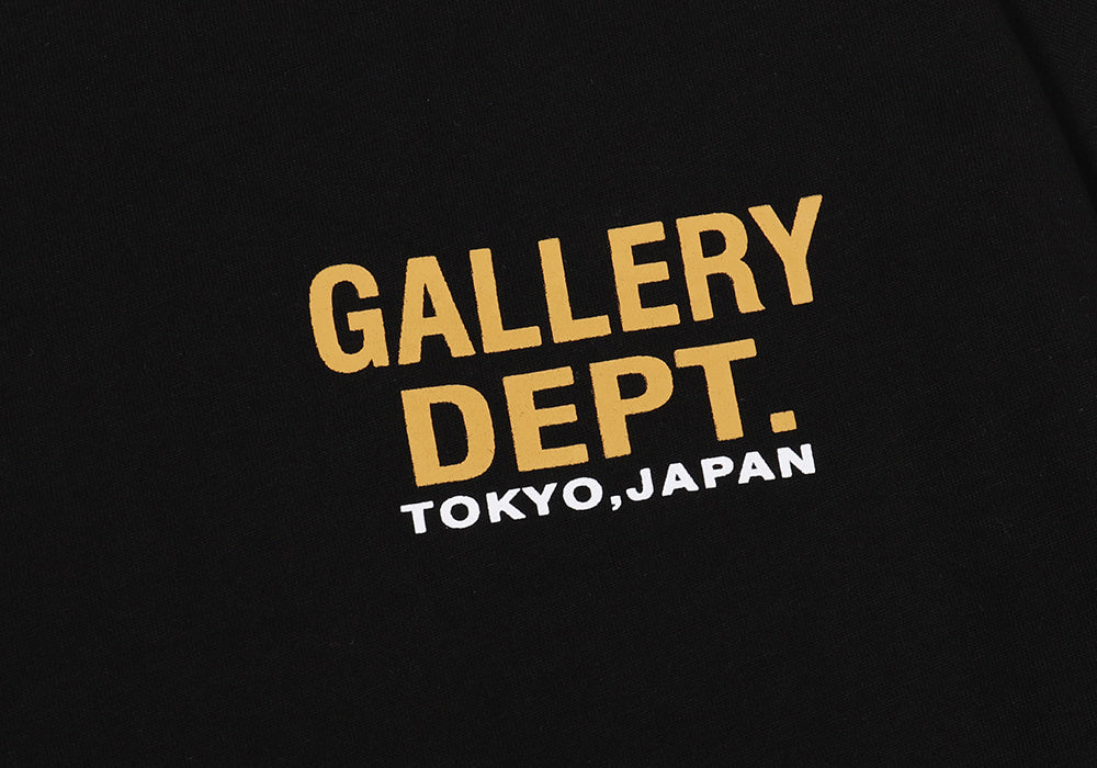 Gallery Dept. Tokyo Souvenir Tee Black - detalhe logo