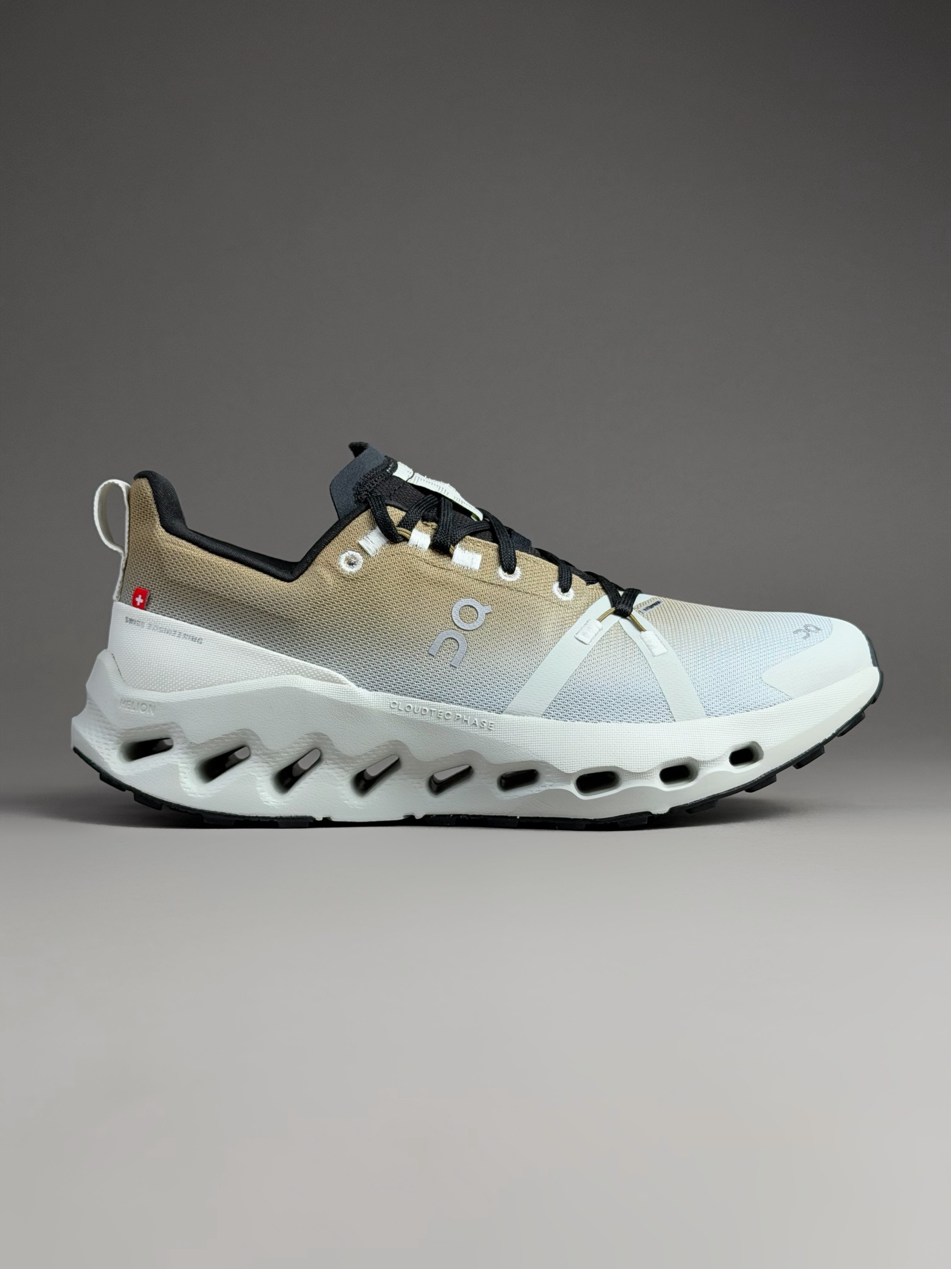 On Running 'Cloudsurfer Trail Waterproof'