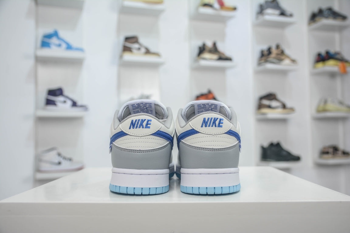 NIKE DUNK LOW IVORY HYPER ROYAL - traseira