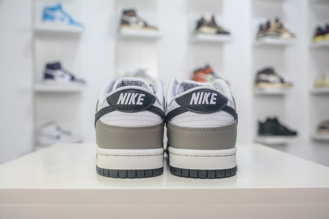 NIKE DUNK LOW LIGHT SMOKE GREY - traseira