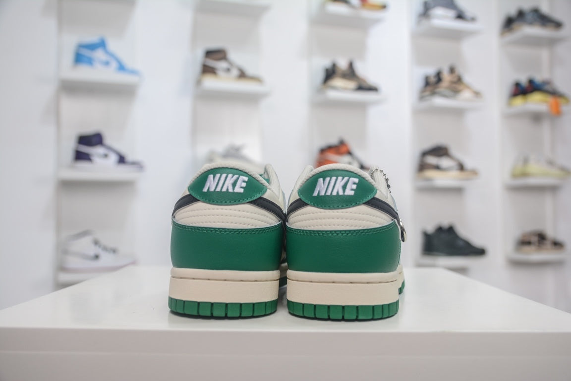 NIKE DUNK LOW SE LOTTERY PACK MALACHITE GREEN - traseira