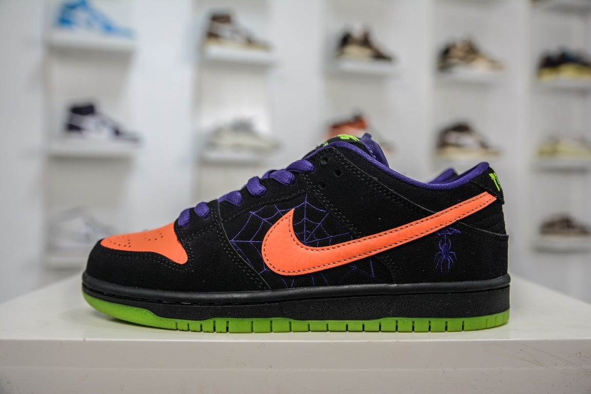 NIKE SB DUNK LOW NIGHT OF MISCHIEF - lateral oposta