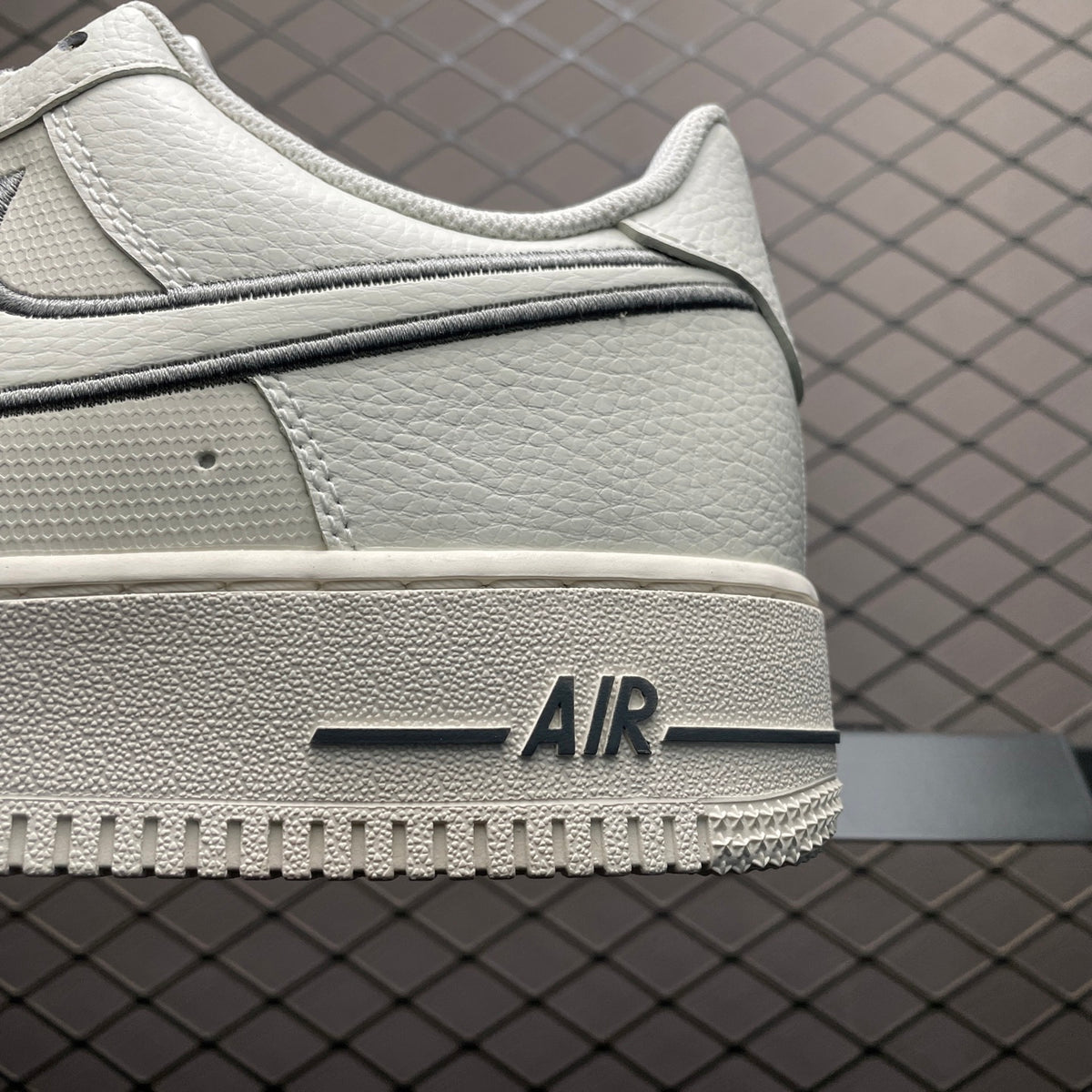 Nike Air Force 1 '07 White Grey detail