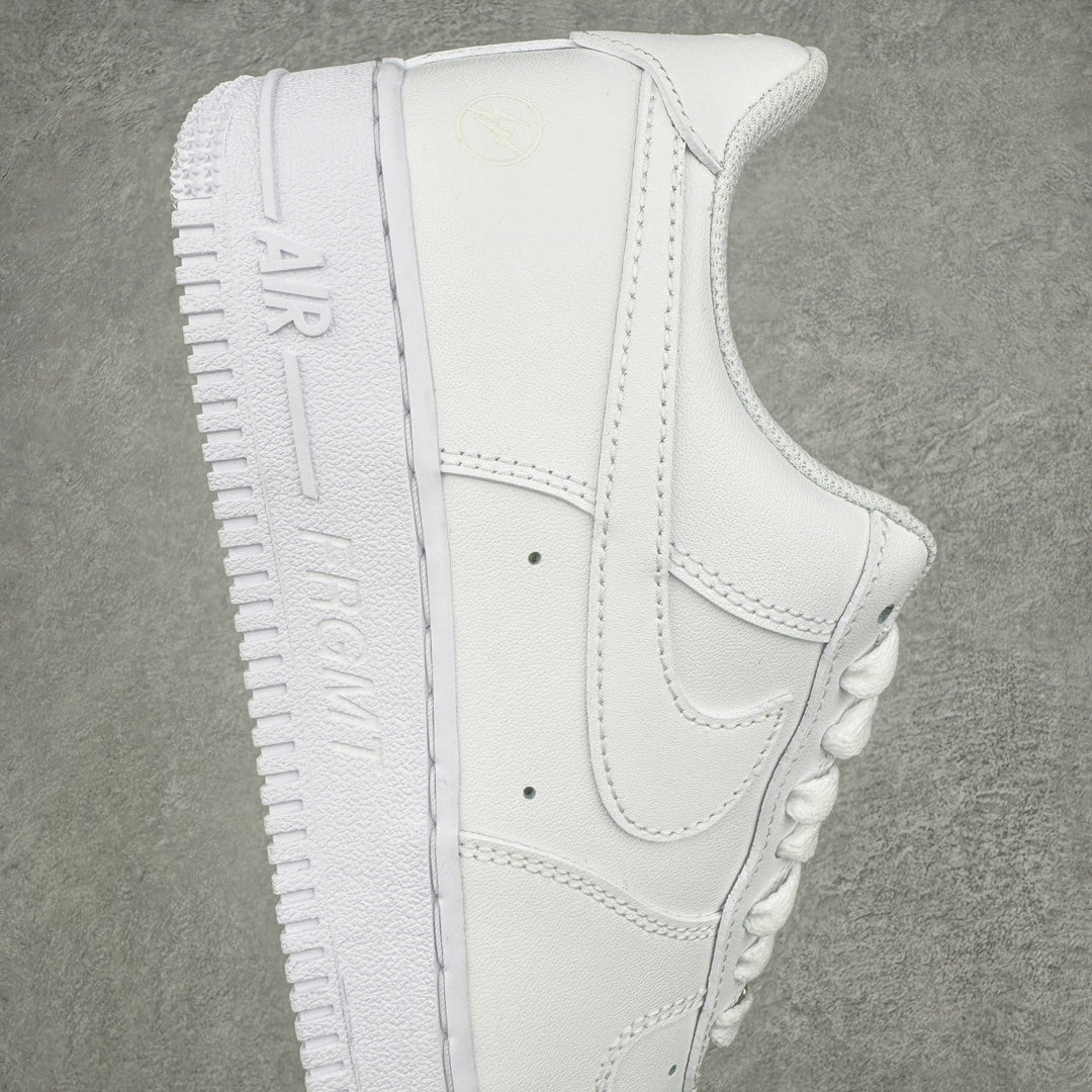 Nike Air Force 1 Low x Fragment Design White - detalhe traseiro