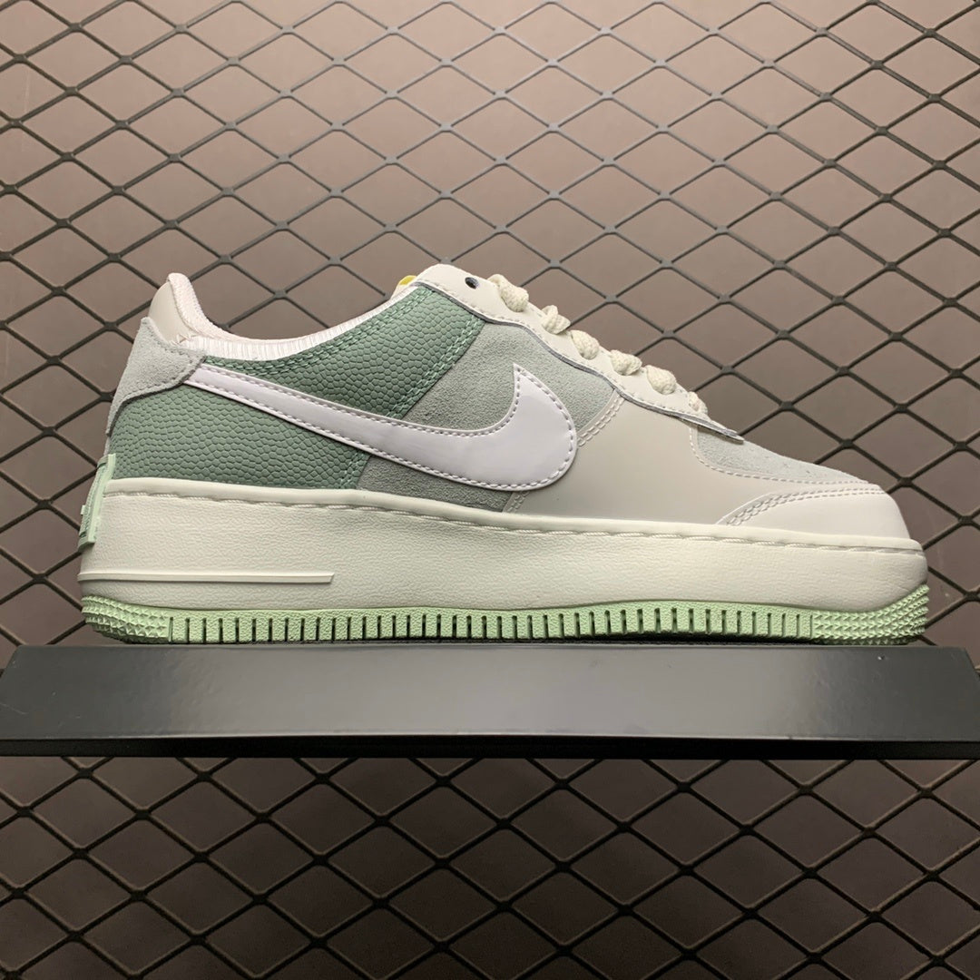 Nike Air Force 1 Shadow cinza menta - lateral