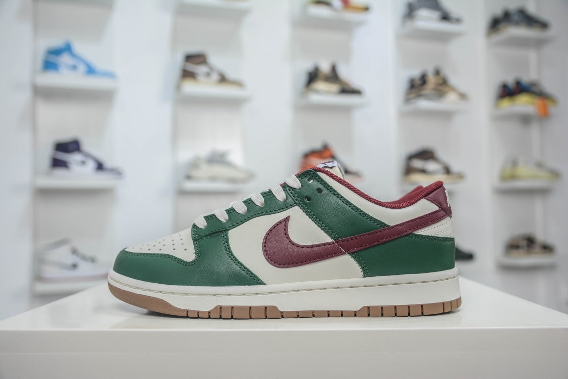 Nike Dunk Low Gorge Green - lateral principal