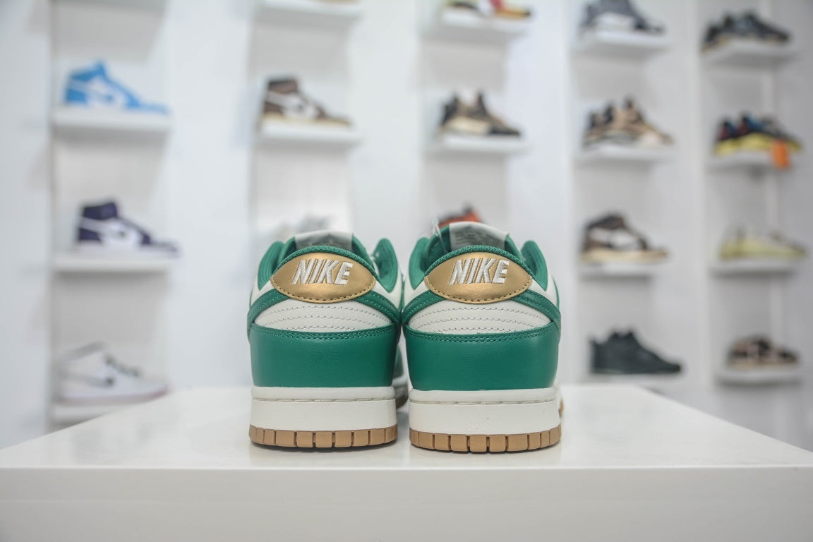 Nike Dunk Low Malachite University Gold - traseira