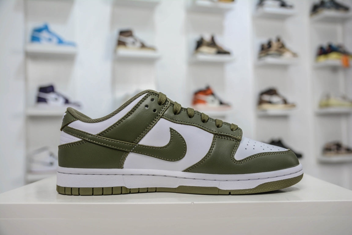 NIKE DUNK LOW MEDIUM OLIVE - lateral direita