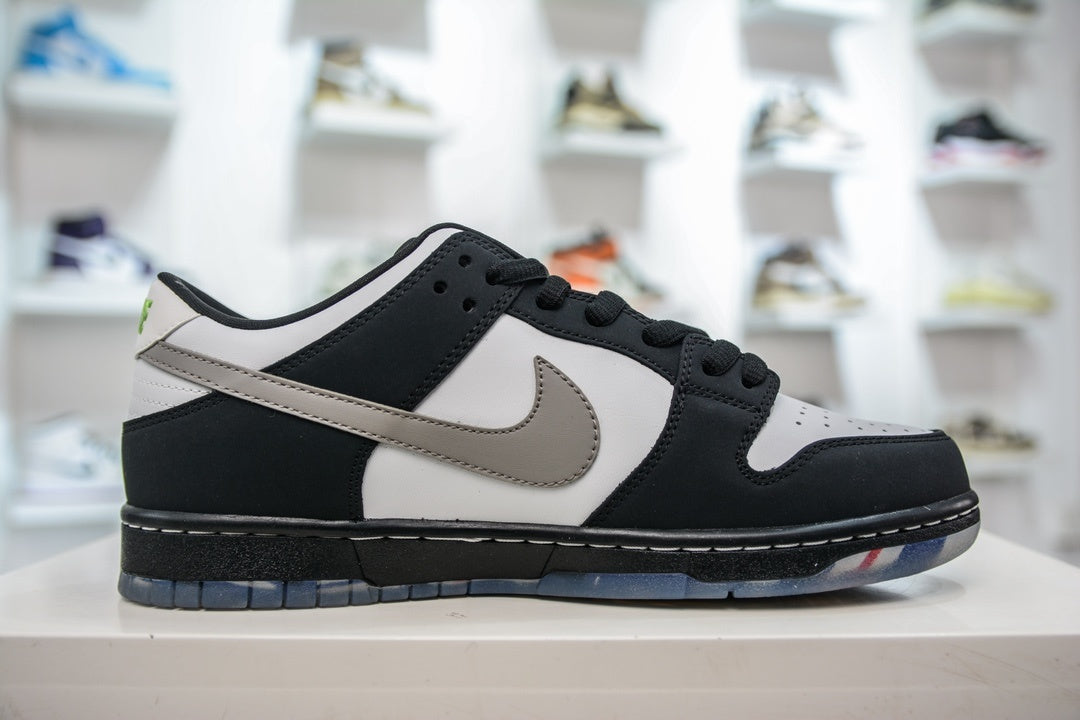 STAPLE x NIKE SB DUNK LOW PANDA PIGEON - lateral oposta