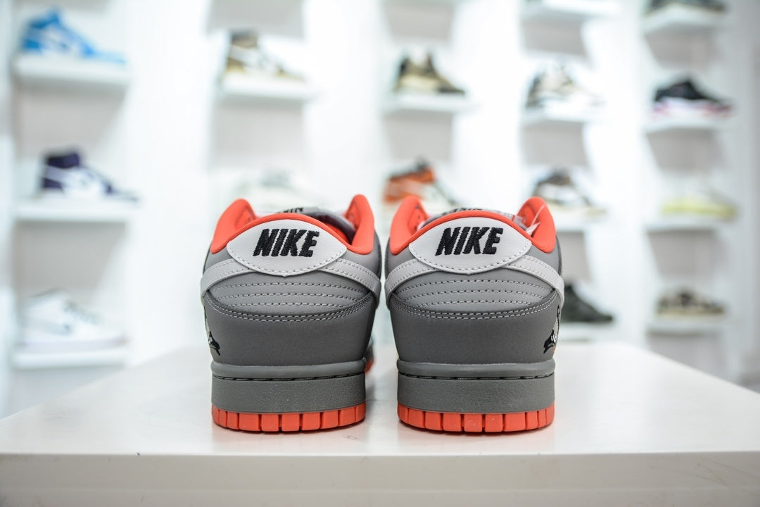 STAPLE x NIKE SB DUNK LOW NYC PIGEON - traseira