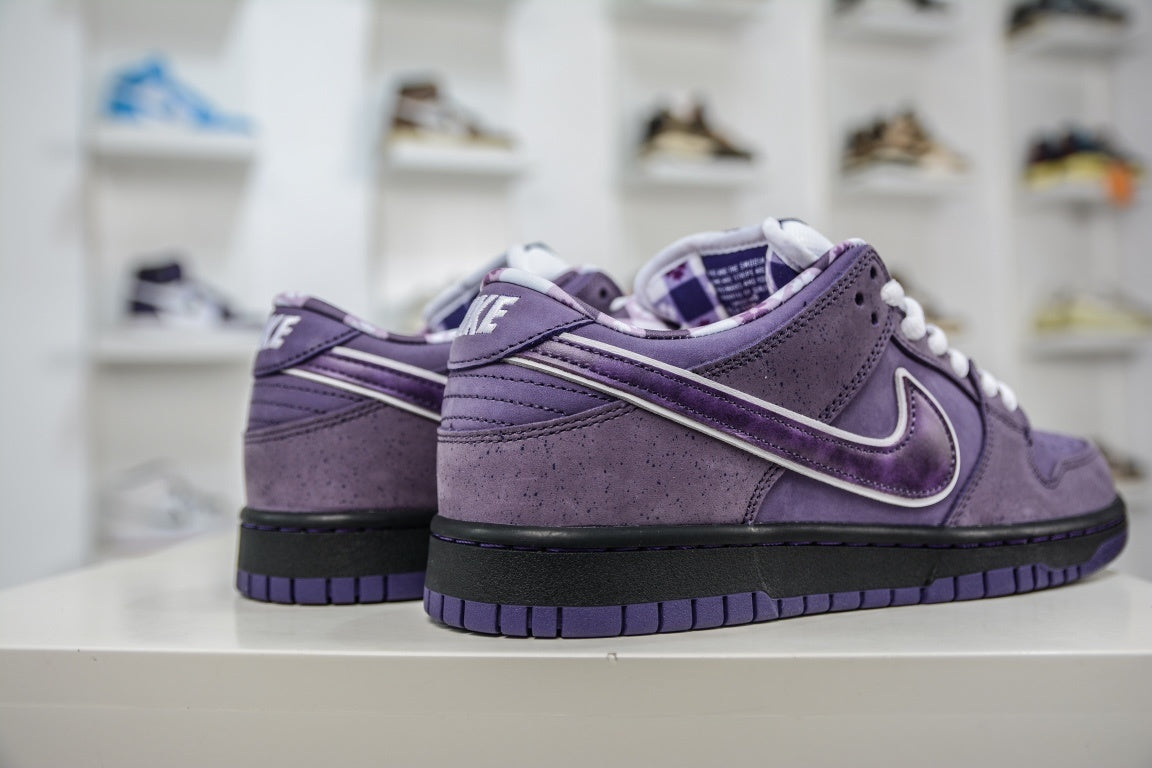 CONCEPTS x NIKE SB DUNK LOW PURPLE LOBSTER - traseira em ângulo