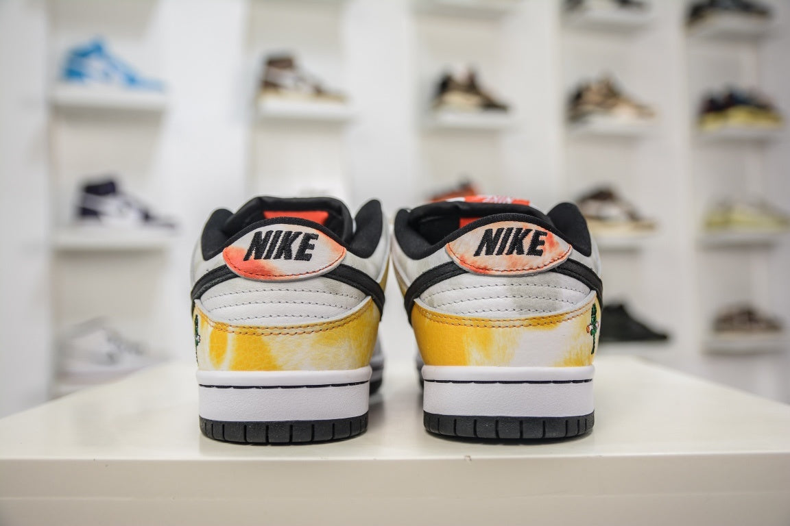 NIKE SB DUNK LOW RAYGUN TIE-DYE WHITE - traseira