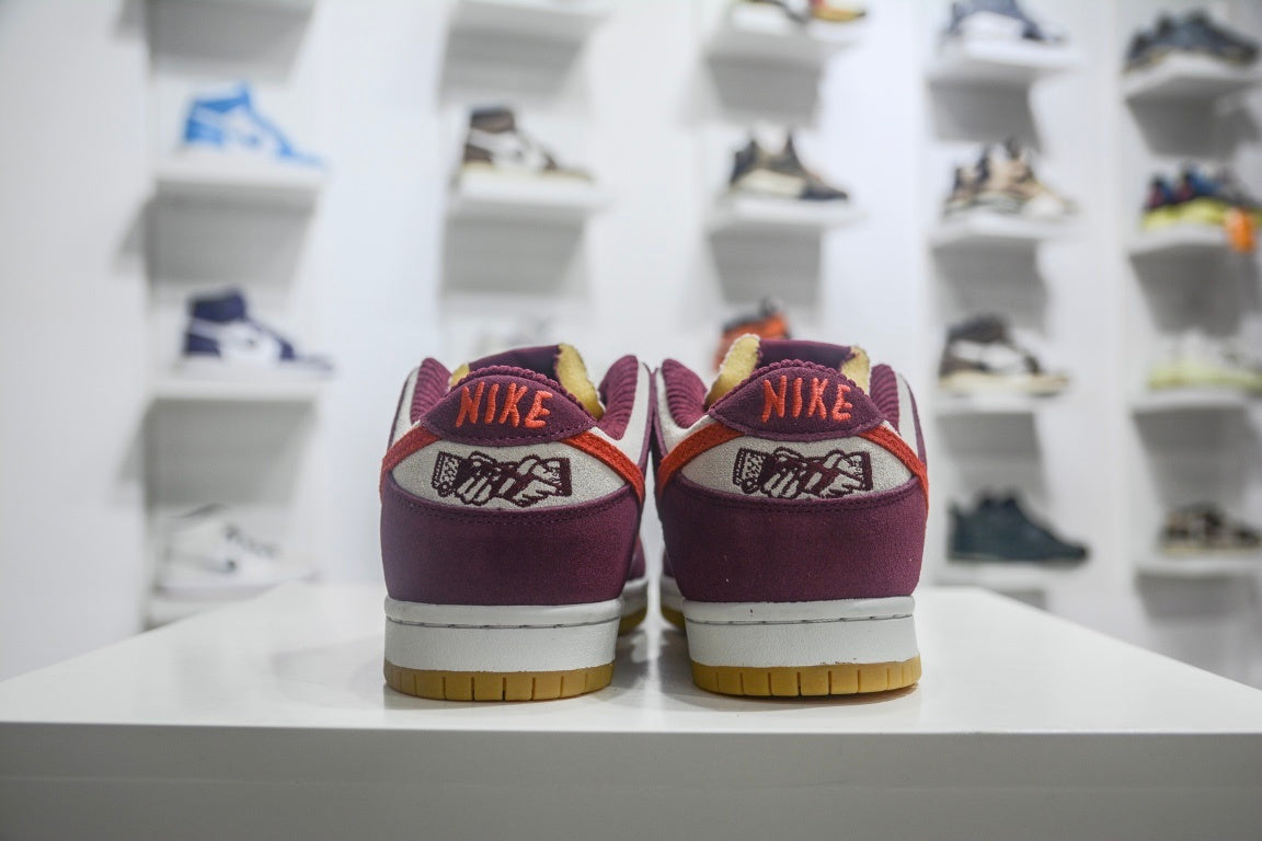 RIOT SKATESHOP x NIKE SB DUNK LOW - traseira