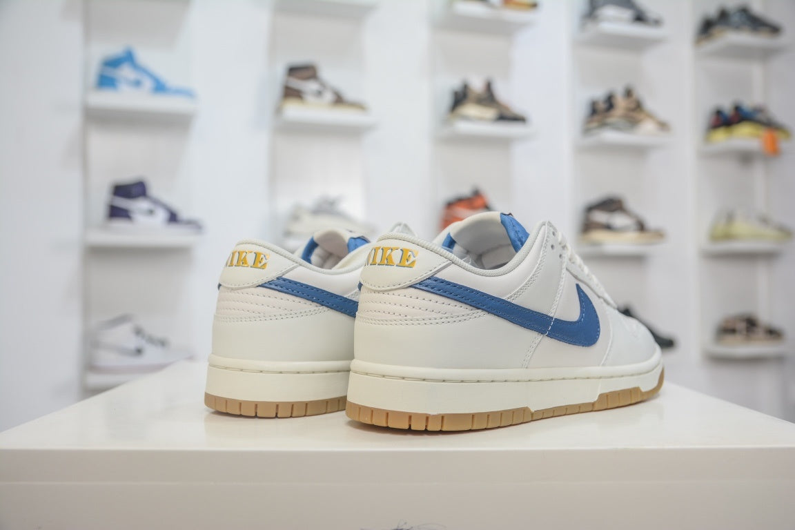 NIKE DUNK LOW SE SAIL DARK MARINA BLUE - traseira em angulo