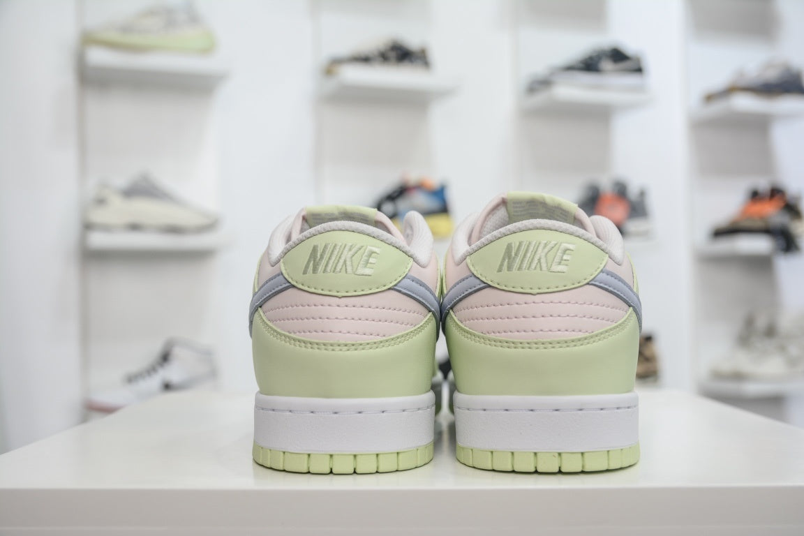 NIKE DUNK LOW LIGHT SOFT PINK - traseira