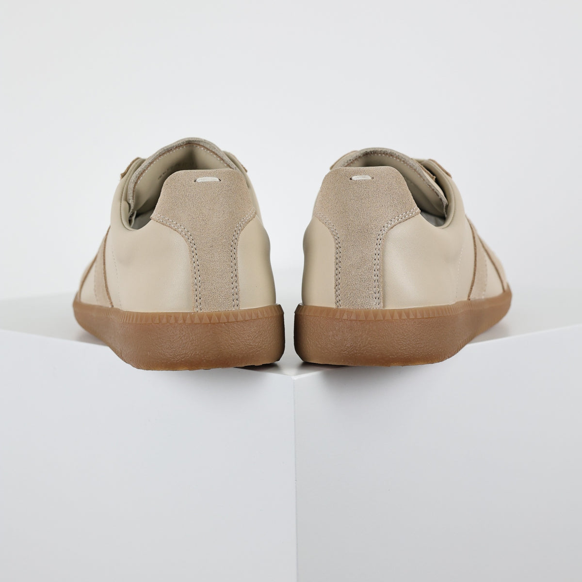 Tênis Maison Margiela Low Top bege - vista traseira