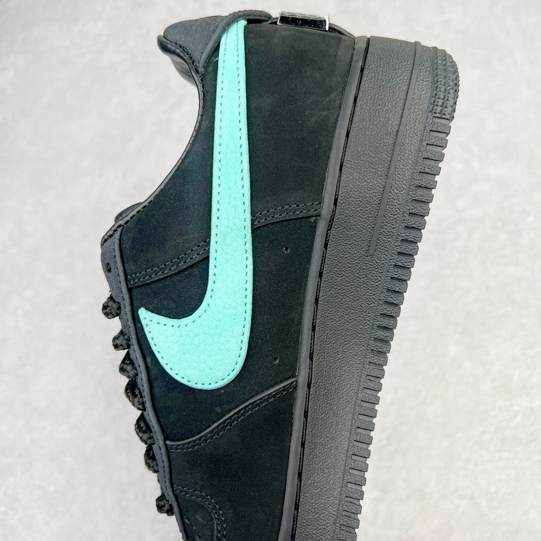 TIFFANY & CO. x NIKE AIR FORCE 1 LOW 1837 - lateral