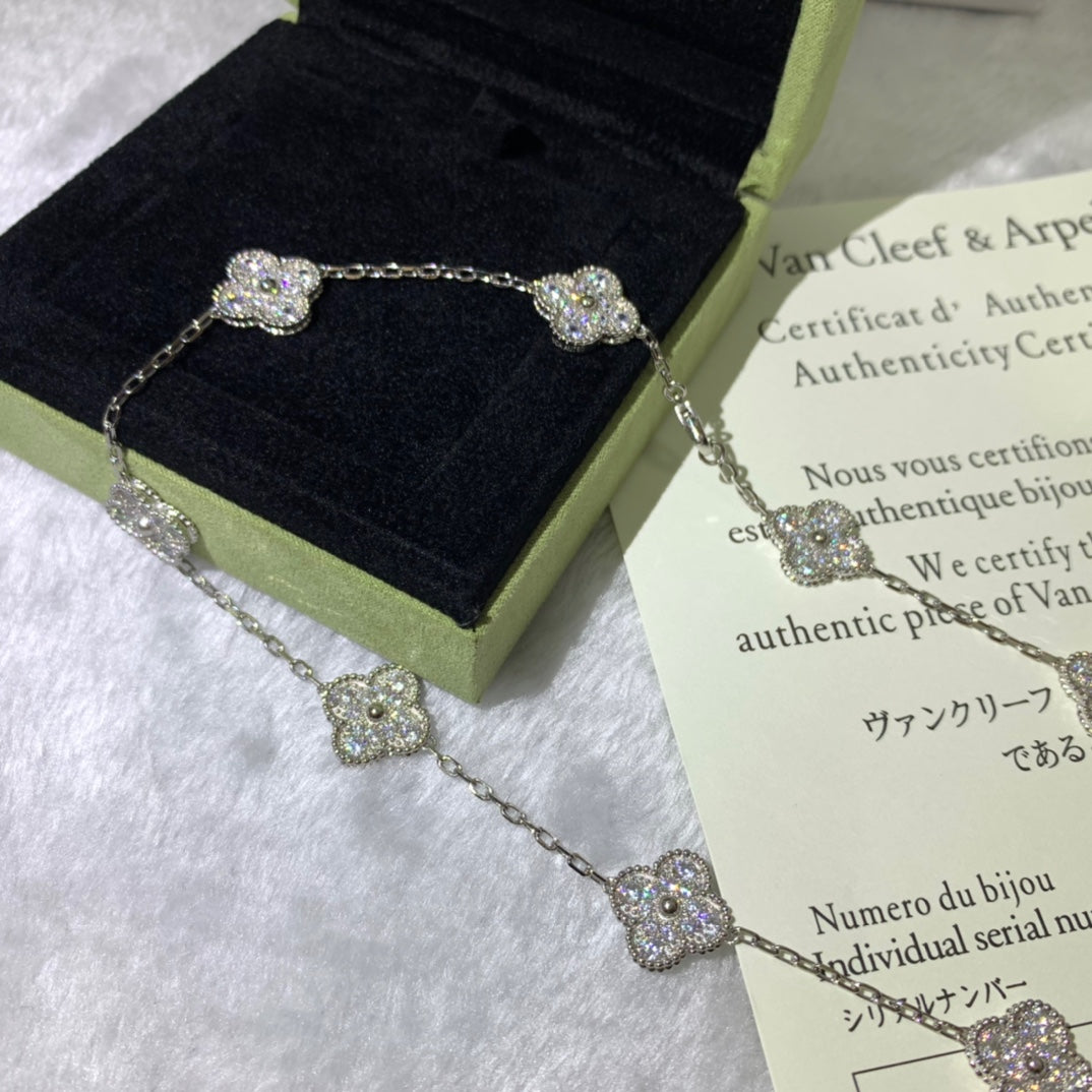 Colar Van Cleef & Arpels 'Alhambra 10 Motifs'